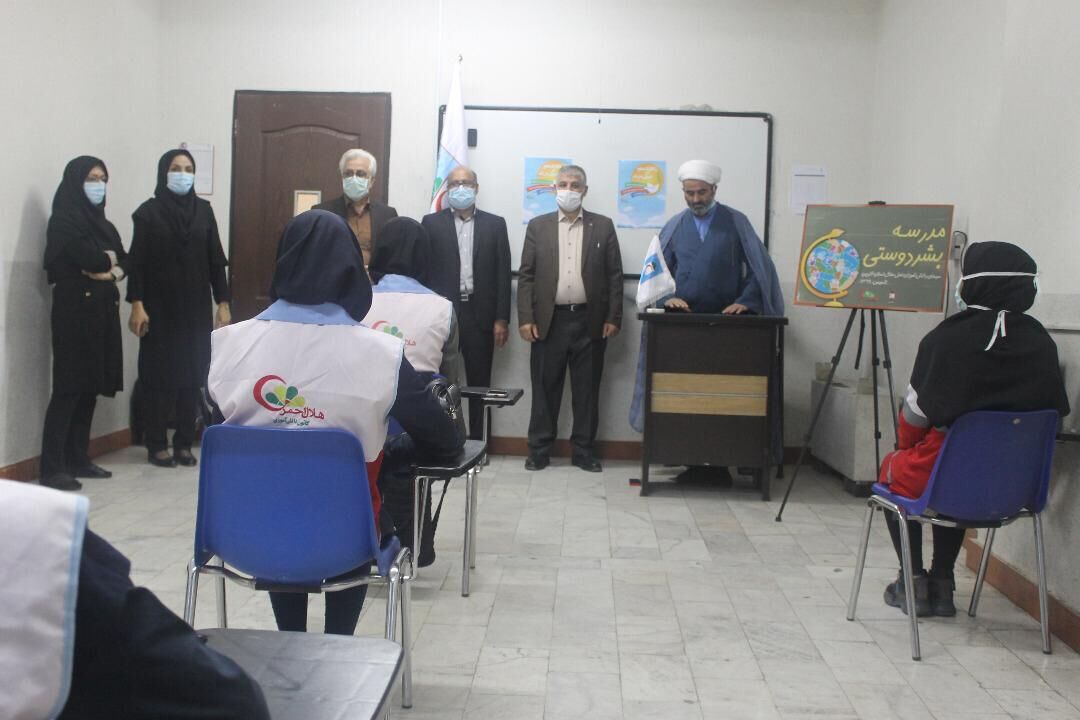 مراسم آغاز سال تحصیلی در مدرسه بشر دوستی قزوین برگزار شد