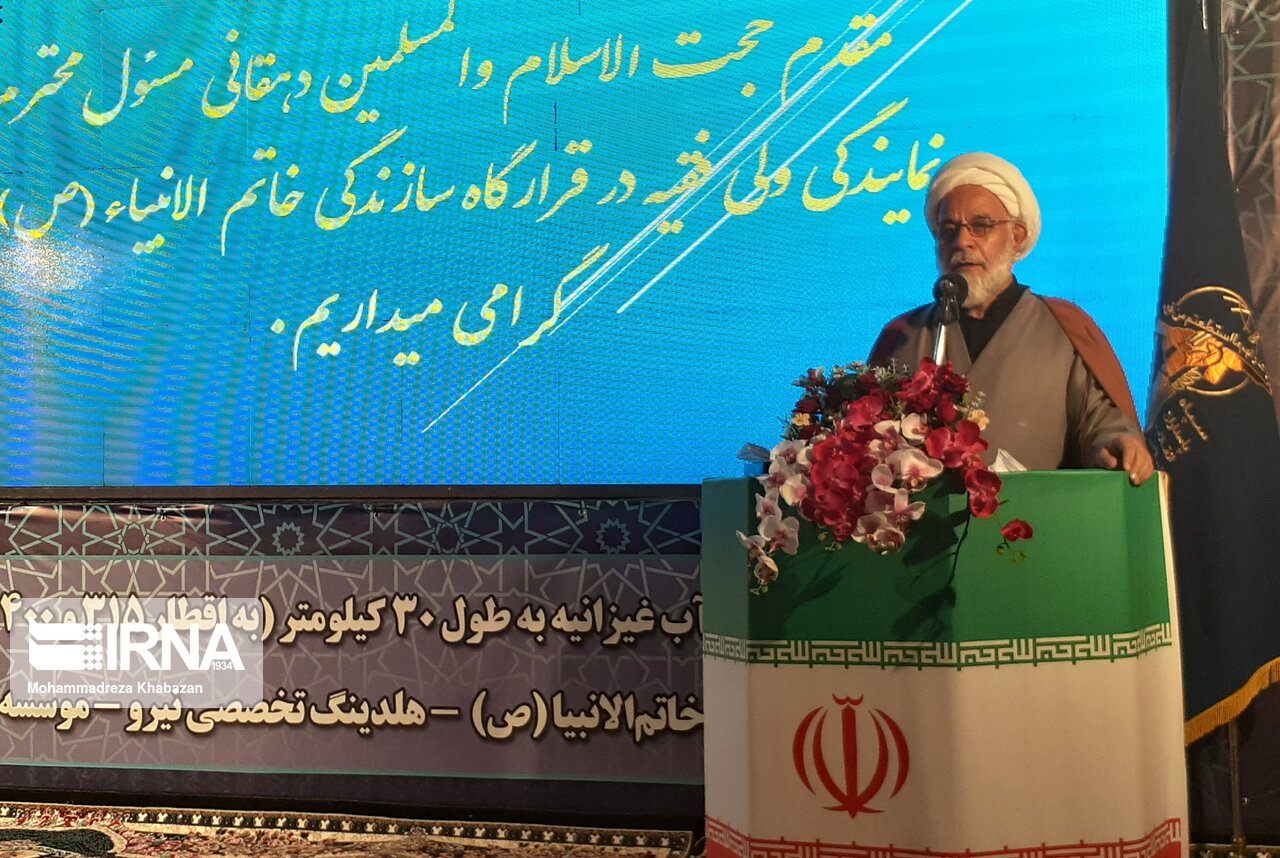 یادگاران دفاع مقدس پرچم سازندگی را در خوزستان برافراشته اند