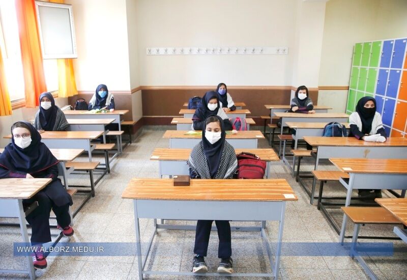 استاندار خوزستان: هیچ اصراری برای حضور دانش‌آموزان در کلاس درس نیست