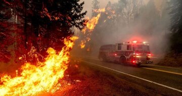 محاصره شدن ده‌ها تن در آتش مهیب کالیفرنیا 