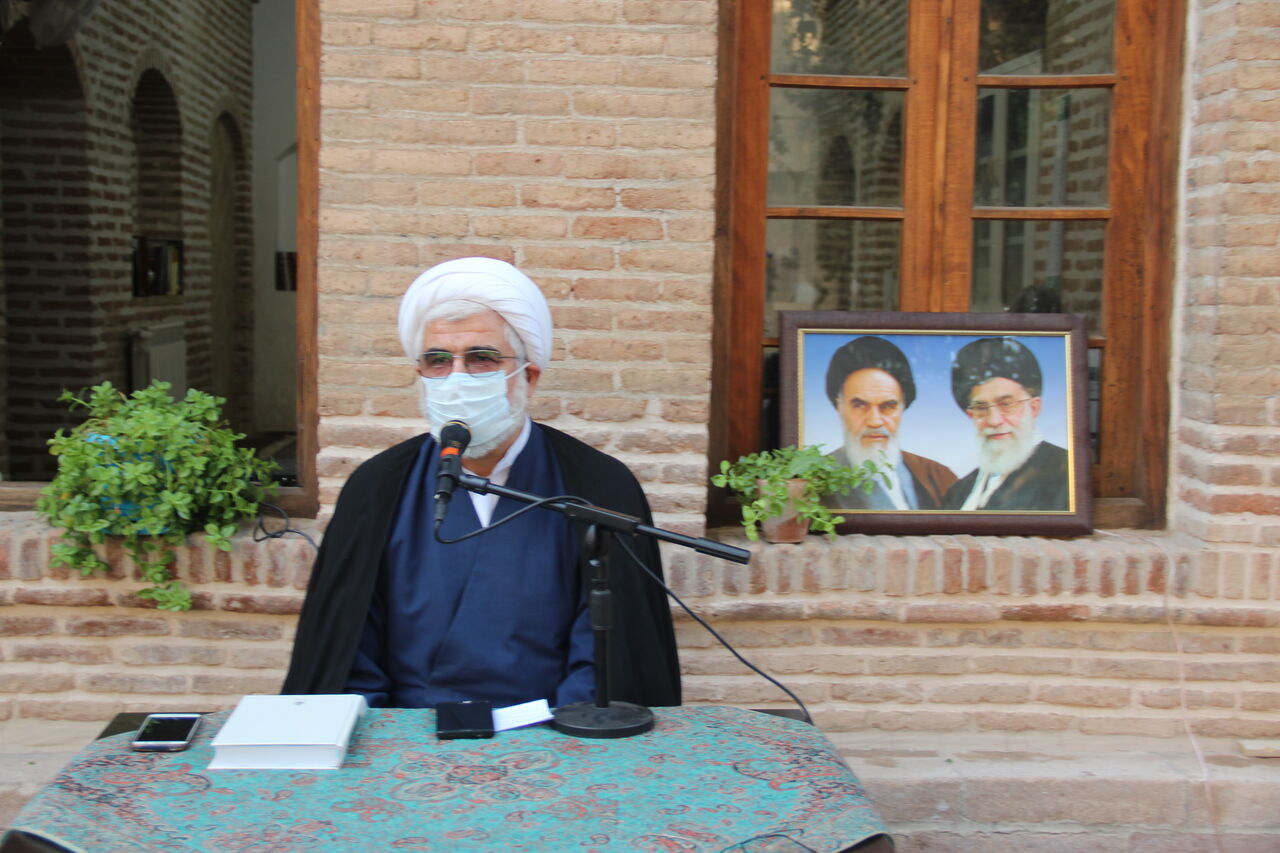 تولید محتوا در فضای مجازی مورد توجه قرار گیرد