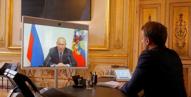 فرانسه گفت‌وگوهای دوجانبه با روسیه را به تعویق انداخت 