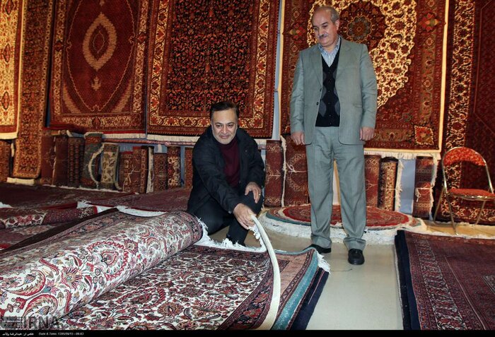 گره بر تار و پود عشق با هنرمندی ۳۰ هزار فرشباف زنجانی