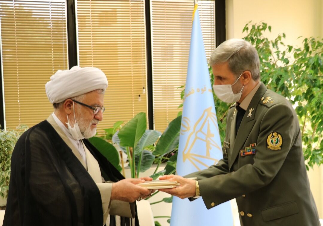 قدردانی وزیر دفاع از رئیس سازمان قضایی نیروهای مسلح قدردانی وزیر دفاع از رئیس سازمان قضایی نیروهای مسلح