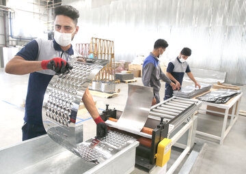 رییس انجمن مدیران صنایع سمنان: مواد اولیه با نرخ ریال به تولیدکننده برسد