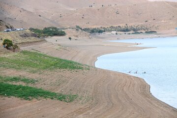 کاهش ارتفاع سد مهاباد