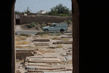 قبرستان قديمي سنادره سمنان