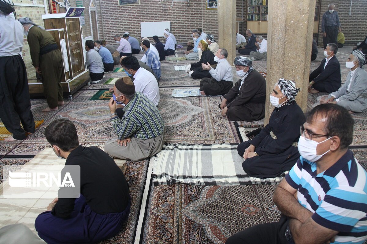 امام جمعه مهاباد: روحانیون از برگزاری نماز جماعت خودداری کنند