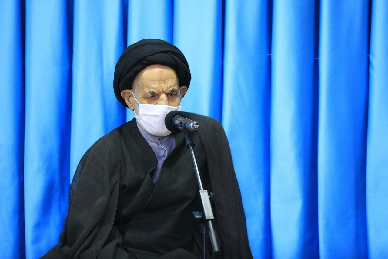 امام جمعه بیرجند: تحقق اهداف شهدا از مقام شهادت بالاتر است