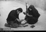 زن ایرانی در دفاع مقدس با کنارگذاشتن جنسیت، به جنگ دشمن رفت