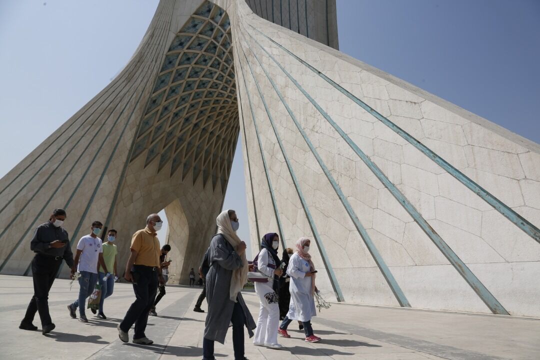 بانوی جهانگرد ایرانی: در جاده صلح جهانی روح امید را رواج می‌دهم