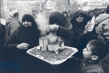 نقش زنان البرز در دوران دفاع مقدس تدوین می شود