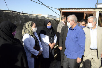 بازدید سخنگوی دولت از پایگاه خدمات اجتماعی شتاب گران در زاهدان