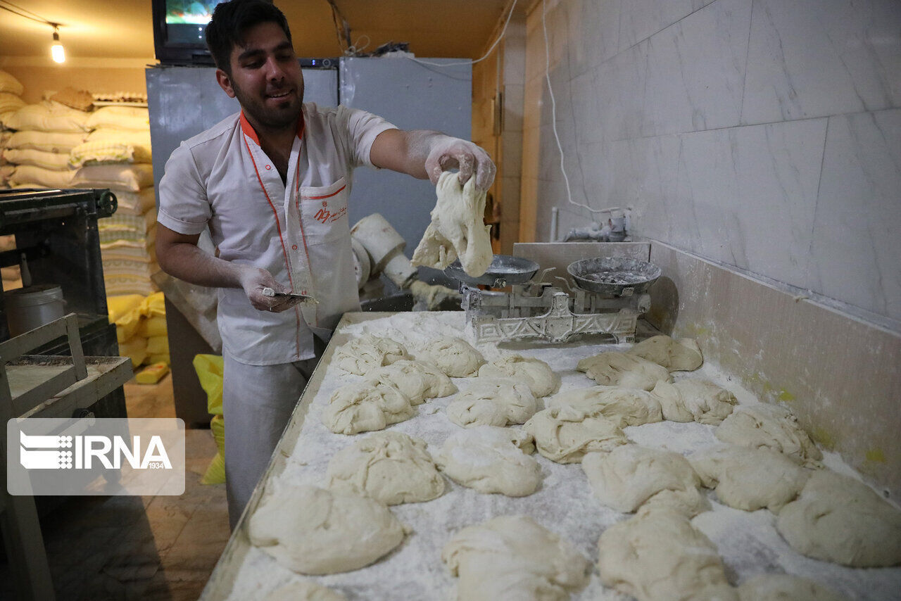 مدیرعامل شرکت غله: روند تخصیص سهمیه آرد نانوایی‌ها در آذربایجان‌غربی تغییر نکرده است