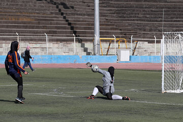 نخستین دوره مسابقات فوتبال بانوان در مشهد