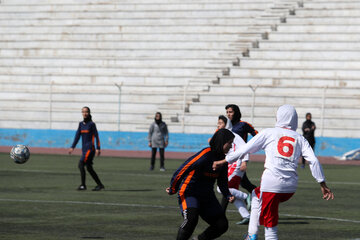 نخستین دوره مسابقات فوتبال بانوان در مشهد