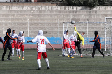 نخستین دوره مسابقات فوتبال بانوان در مشهد