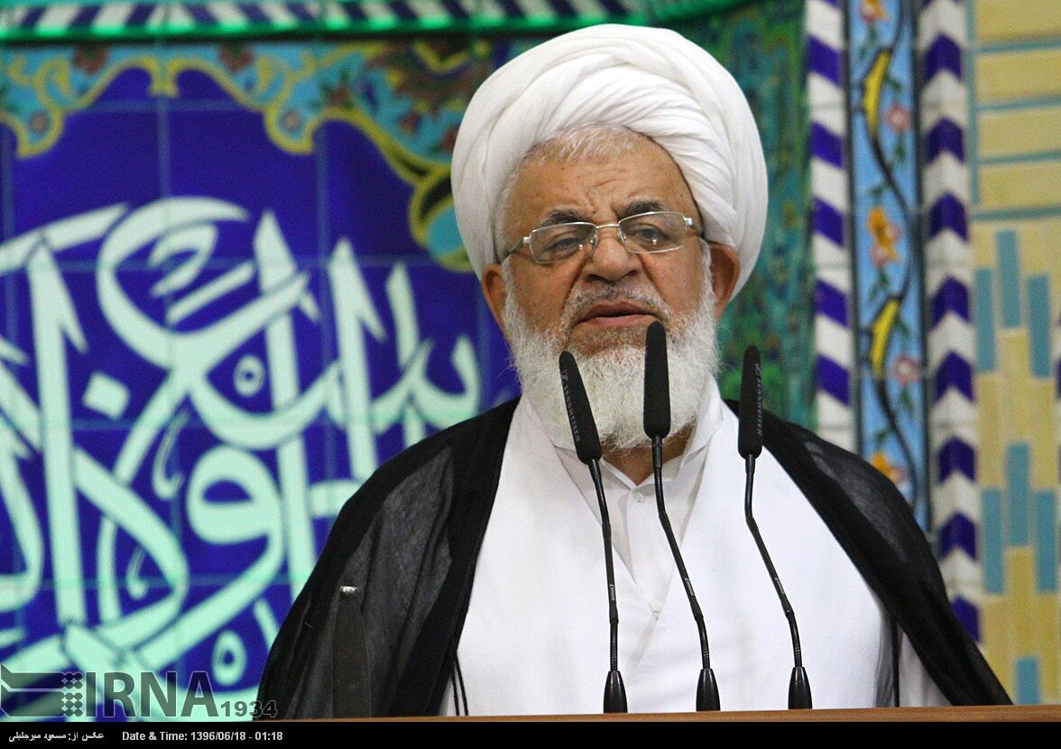 امام جمعه یزد: دفاع مقدس قدرت اسلام را در برابر جبهه کفرجهانی نشان داده است