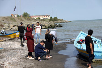 حضور گردشگران در ساحل آستارا‎