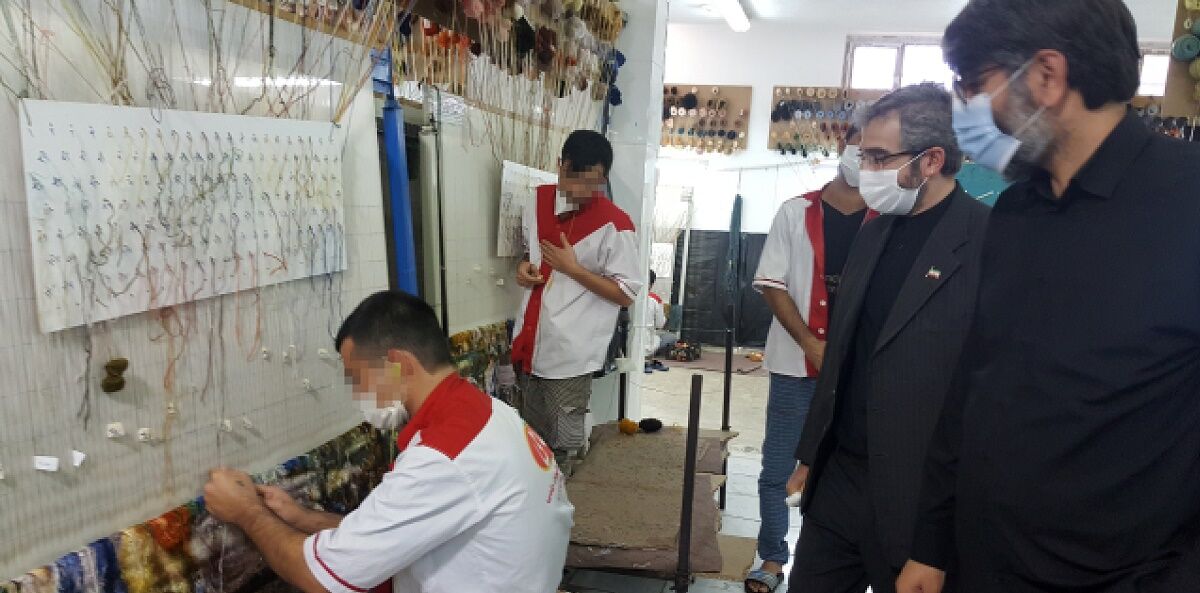 کلاهبرداران نباید خود را متفاوت از سایر زندانیان بدانند