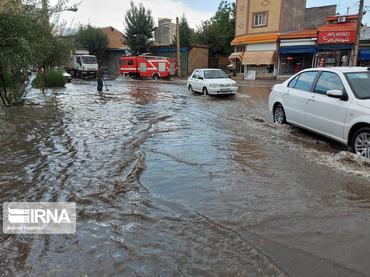 آبگرفتگی معابر و کاهش دید در جاده‌های آذربایجان‎‌غربی دور از انتظار نیست