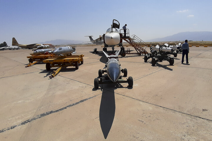 نمایشگاه دستاوردهای نظامی در پایگاه هوایی شهید دوران شیراز