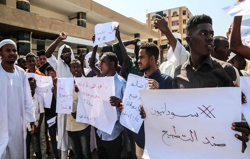 مخالفت ها در مسیر عادی سازی روابط با رژیم صهیونیستی در سودان افزایش یافت