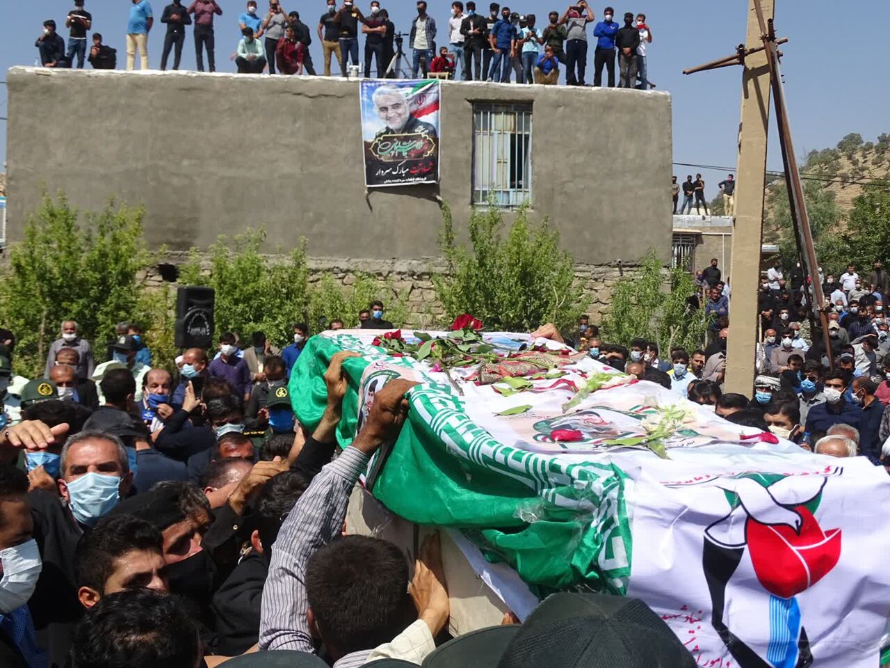 پیکر شهید مدافع امنیت در روستای الگن به خاک سپرده شد