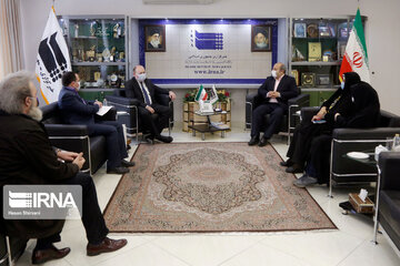 Head of ECO meets with IRNA chief