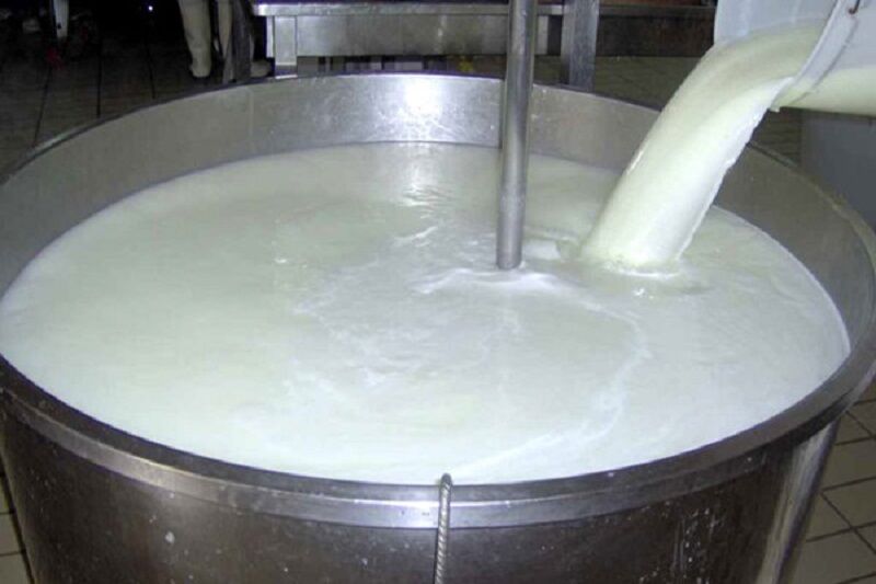 توزیع‌کننده متخلف شیر در اردبیل بیش از پنج میلیارد ریال جریمه شد