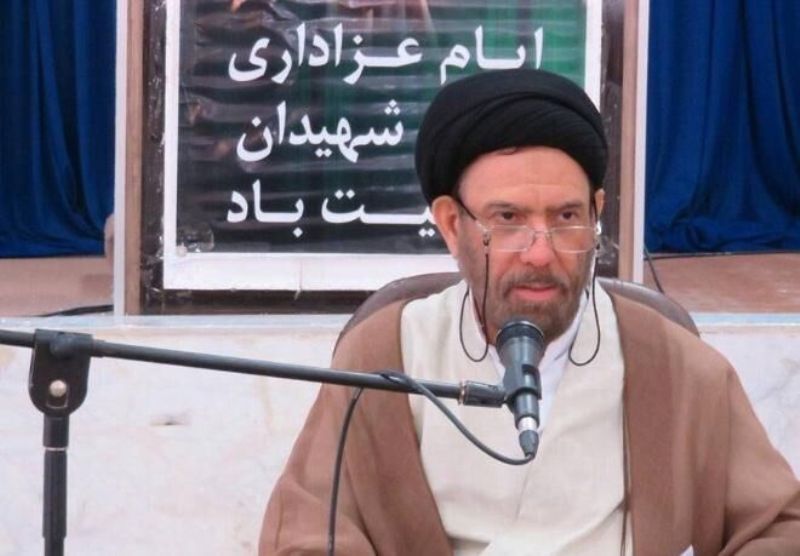 امام جمعه دیر: مردم با رعایت پروتکل‌های بهداشتی زحمت کادر درمان را کاهش دهند