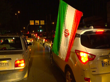 Iranians Take to Streets to Celebrate Persepolis FC’s Championship