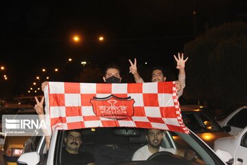 Iranians Take to Streets to Celebrate Persepolis FC’s Championship