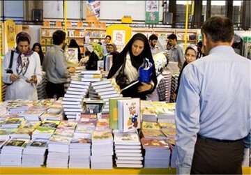 خراسان رضوی در چهار طرح ملی فروش فصلی کتاب رتبه برتر کسب کرد