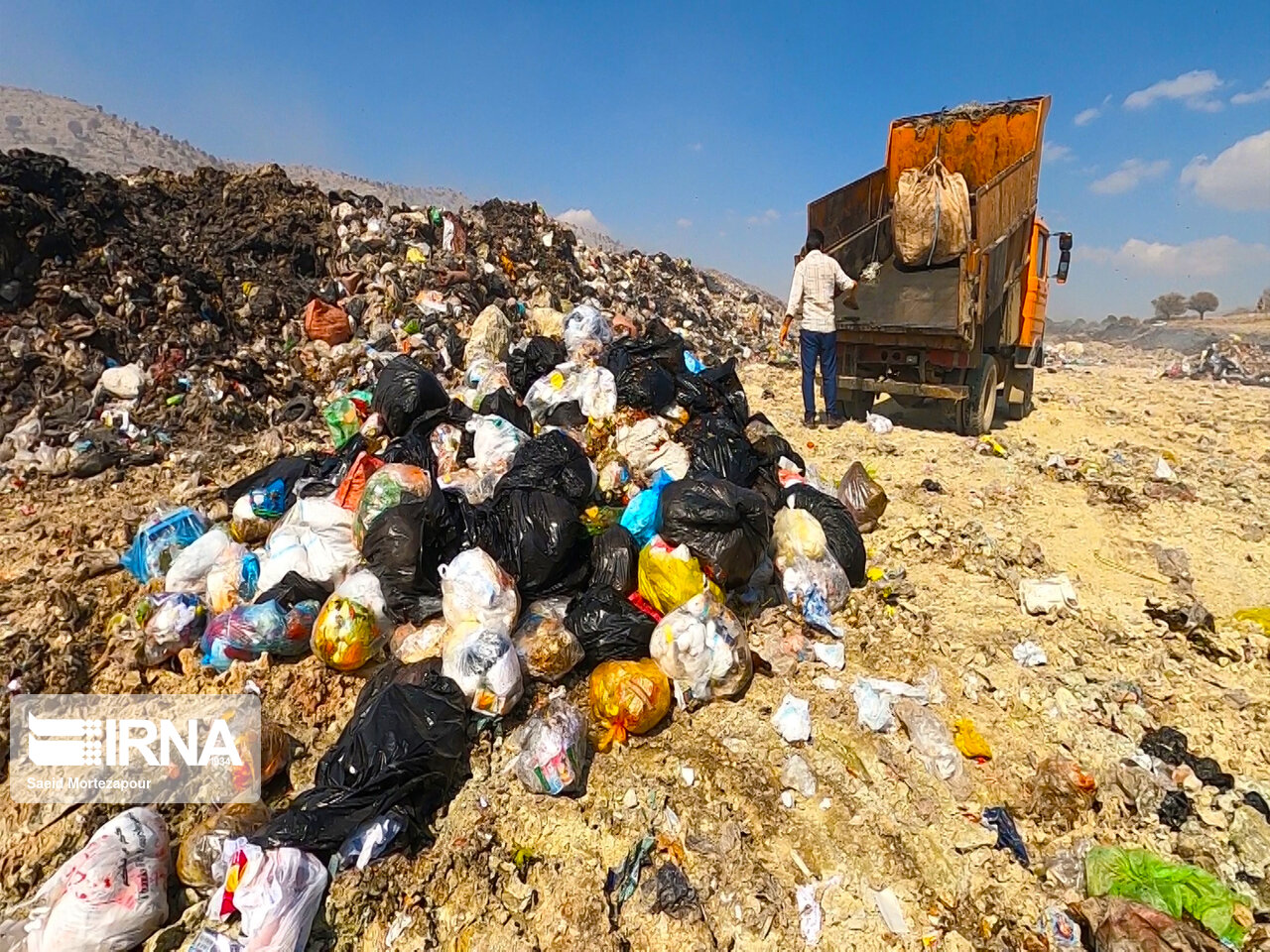 زباله شهر مهاباد از ابتدای آذرماه به سایت جدید منتقل می‌شود