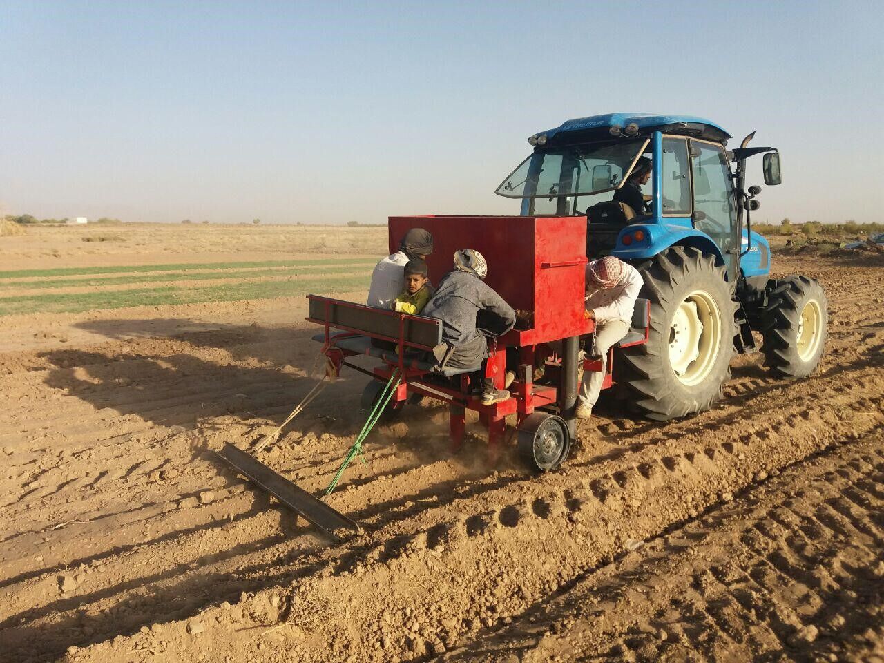 بیش از ۴۳۰۰ دستگاه کشت مکانیزه غلات در مهاباد معاینه فنی شدند