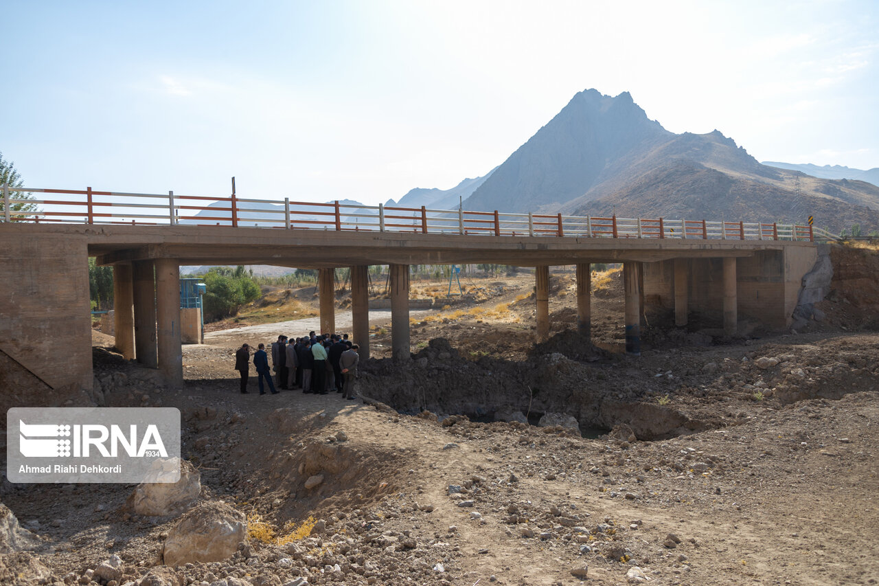  دلهره رانندگان به هنگام تردد از پل لرزان خاتم‌الانبیای شیروان