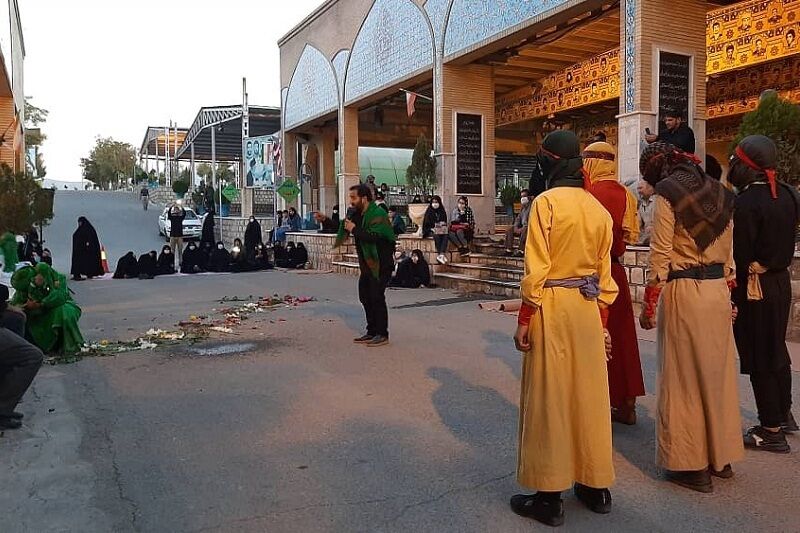 نمایش «یک بیابان بی‌کس» در گلزار شهدای کرمانشاه اجرا شد