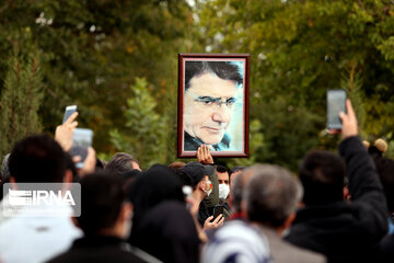 Many fans of Mohammad- Reza Shajarian gathered in Tomb of Ferdowsi