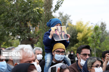 Many fans of Mohammad- Reza Shajarian gathered in Tomb of Ferdowsi