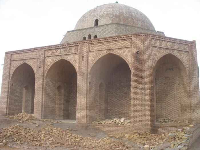 نیمی از بقاع متبرکه داورزن نیاز به مرمت اضطراری دارد