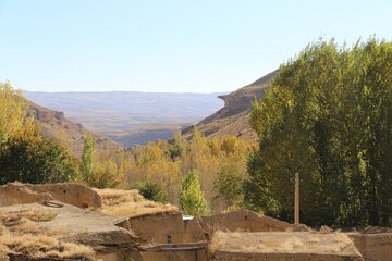 " کریم آباد" تکاب روستایی با یک خانوار