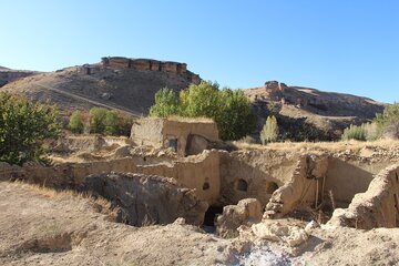 " کریم آباد" تکاب روستایی با یک خانوار