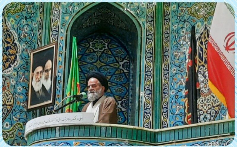 خطیب جمعه خمین: دشمنان ثبات اقتصادی نظام را هدف قرار داده‌اند