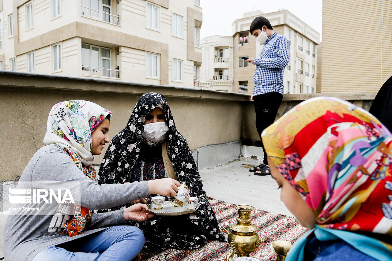 نقش پررنگ زنان در مقابله با کرونا