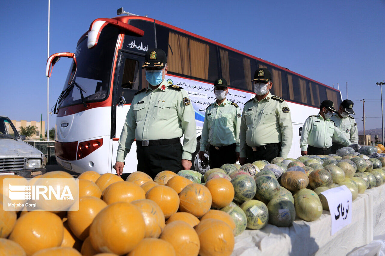 إيران وأفغانستان تقفان في طليعة جبهة مكافحة المخدرات