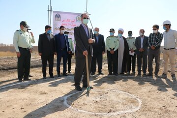 حضور استاندار تهران در قرارگاه مقابله با سرقت فرماندهی انتظامی شرق استان تهران