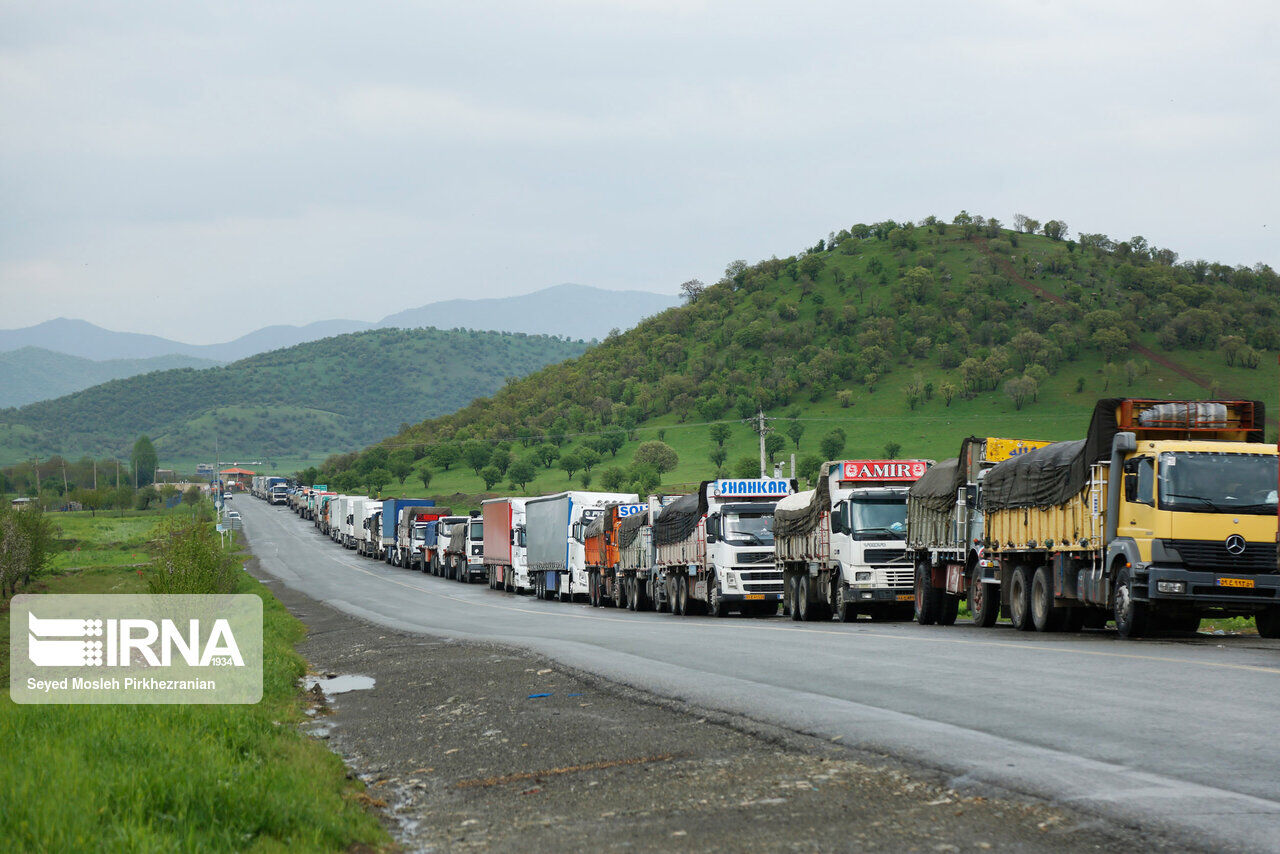 15 komşu ülkeye ilk 6 ayda 8 milyar dolar ihracat gerçekleşti