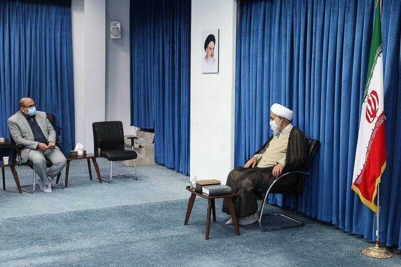 امام جمعه قزوین: با حفظ کرامت زندانیان بازگشت آنها به جامعه آسان تر می‌شود