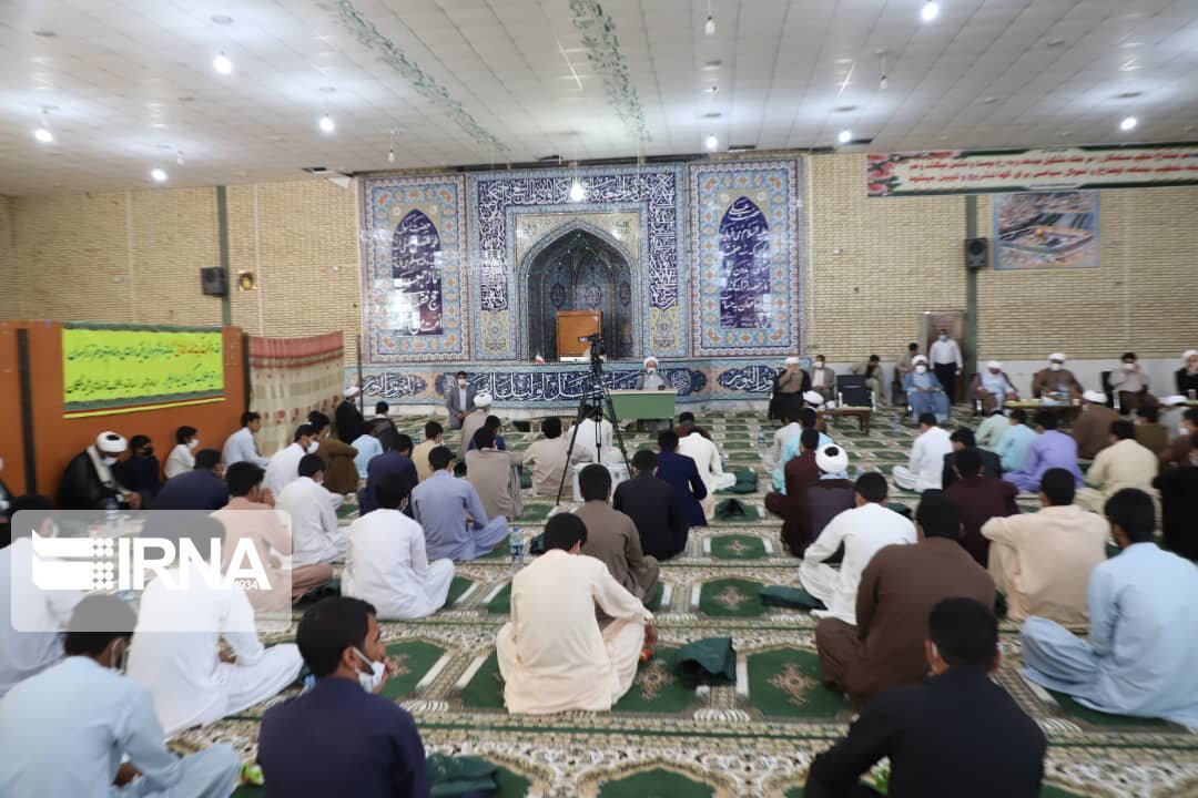 کادرسازی ریشهایترین اقدام حوزههای علمیه در مقابله با تهاجم فرهنگی دشمن است کادرسازی ریشهایترین اقدام حوزههای علمیه در مقابله با تهاجم فرهنگی دشمن است